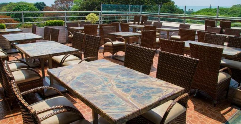 Hotel Roopa Mysore Esterno foto