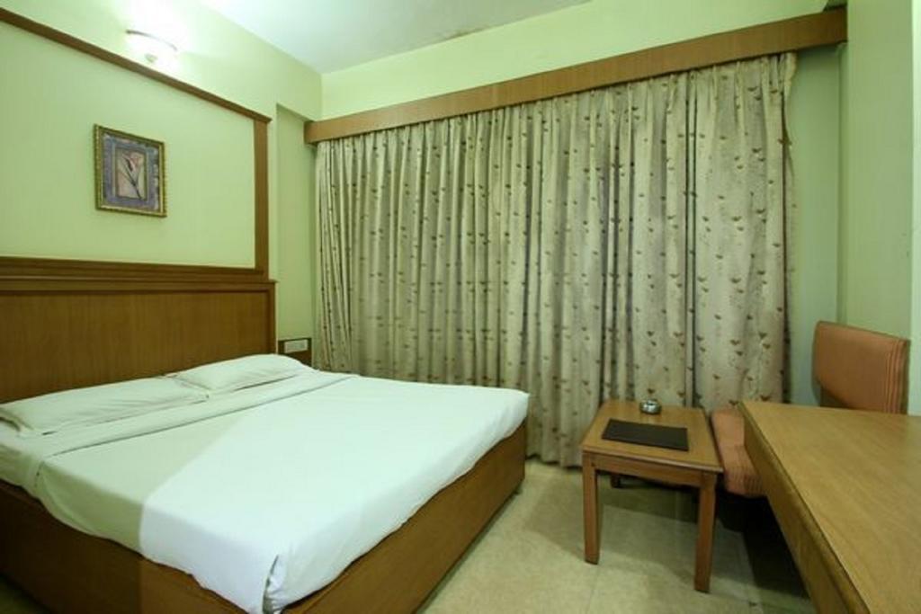 Hotel Roopa Mysore Esterno foto