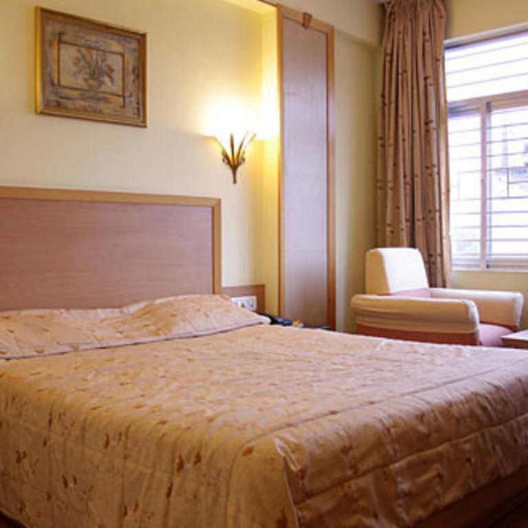 Hotel Roopa Mysore Esterno foto