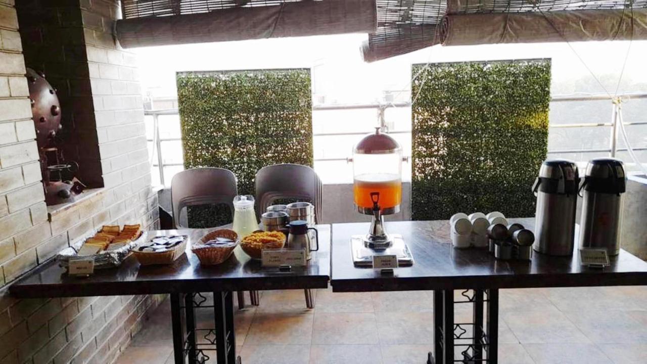 Hotel Roopa Mysore Esterno foto