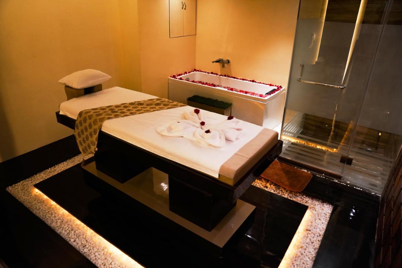 Hotel Roopa Mysore Esterno foto