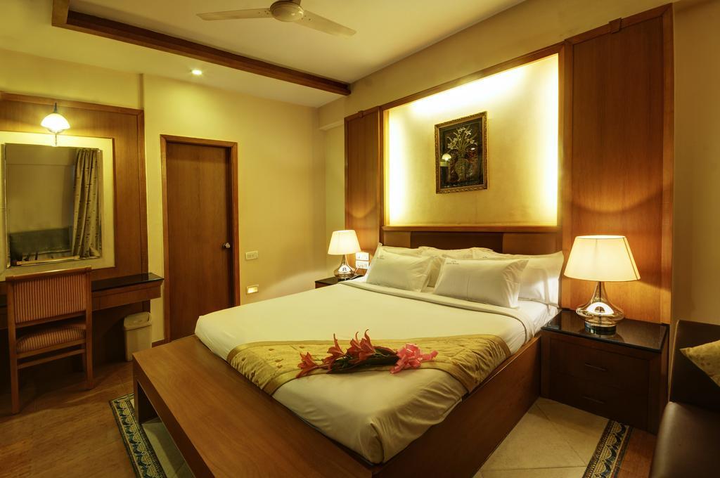 Hotel Roopa Mysore Esterno foto