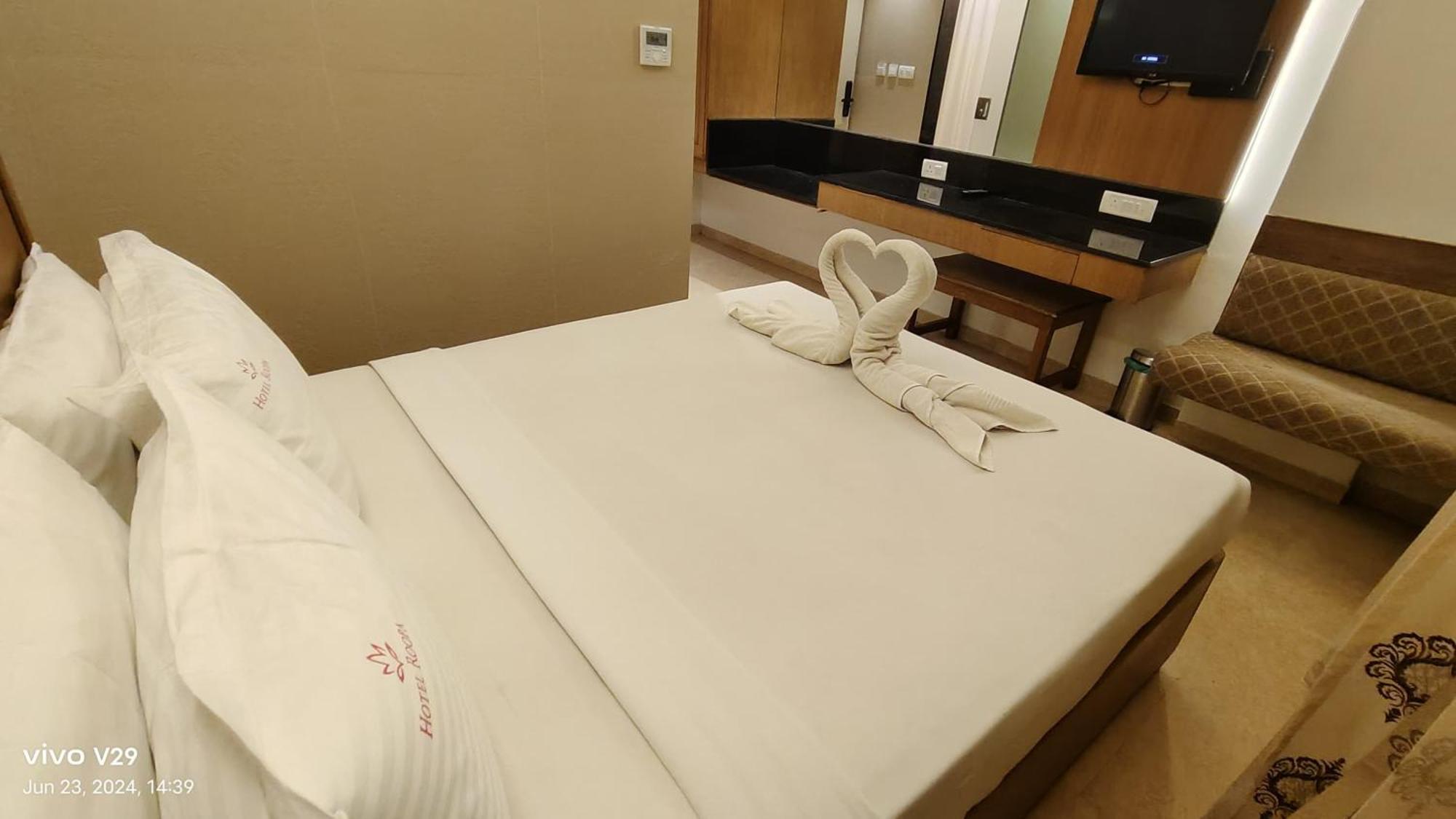 Hotel Roopa Mysore Esterno foto