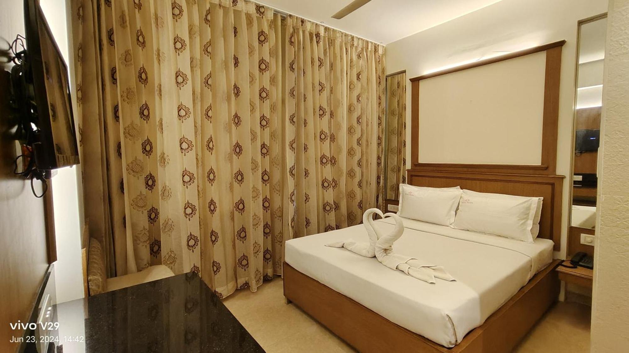 Hotel Roopa Mysore Esterno foto