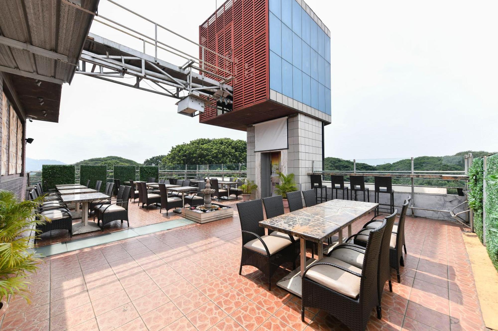 Hotel Roopa Mysore Esterno foto