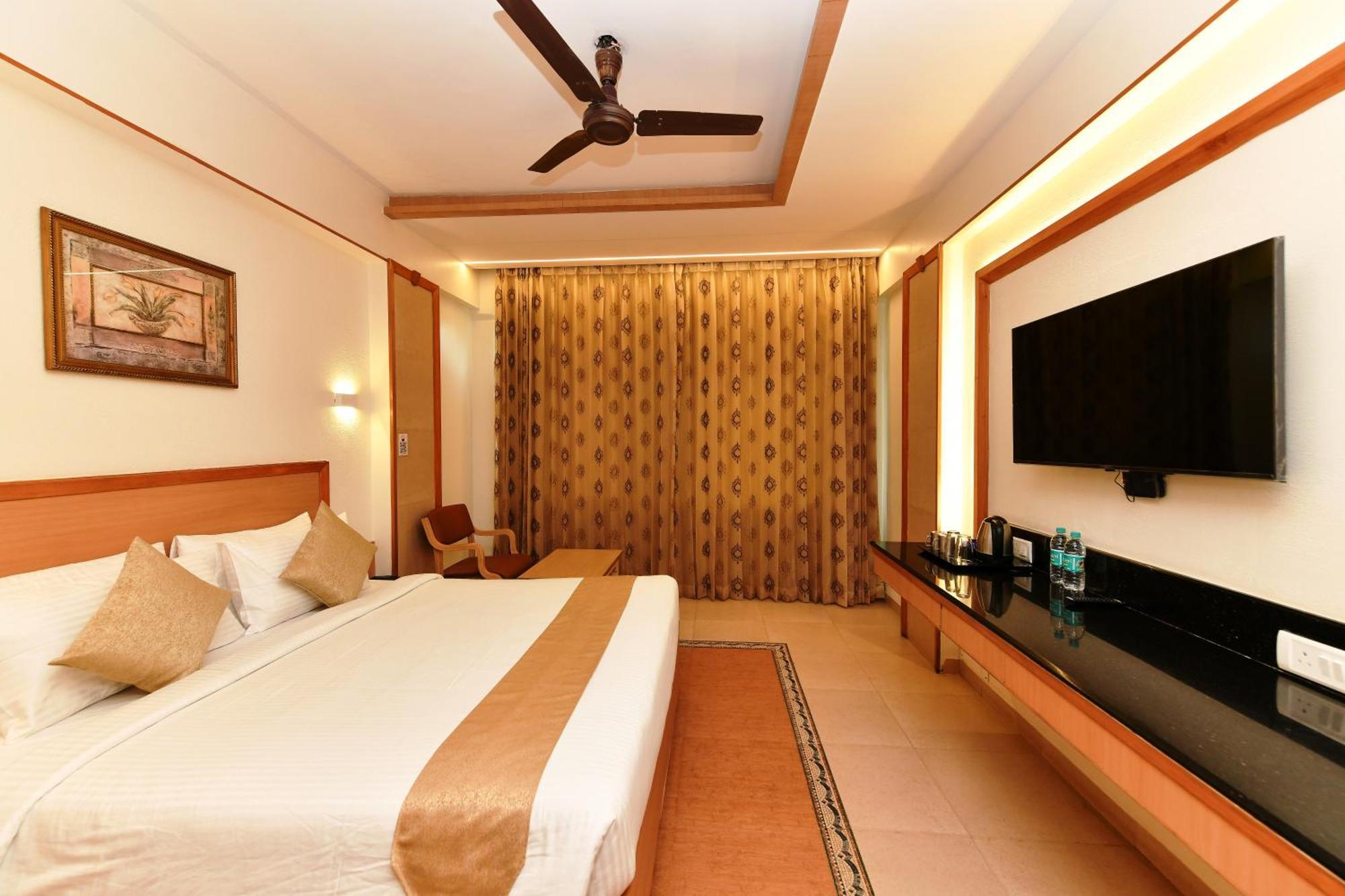 Hotel Roopa Mysore Esterno foto